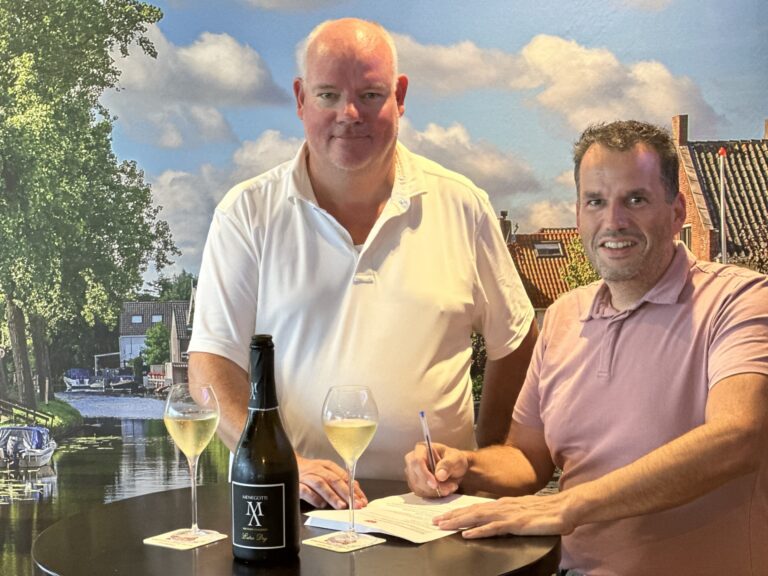 Qrown Support sluit sponsorcontract met FC Rijnvogels