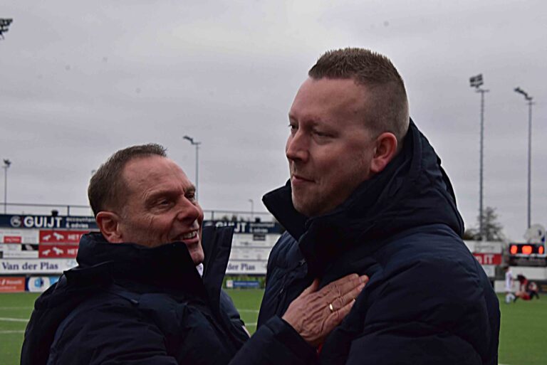 Tweede wint topper en verovert de koppositie