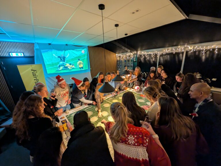 Vrouwenselectie FC Rijnvogels getest op spelregels