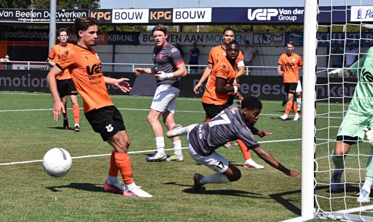 FC Rijnvogels zet zaken recht op de Krom