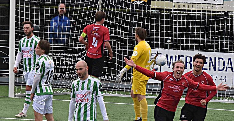 Tom Bijen met hattrick gevierde man bij FC Rijnvogels