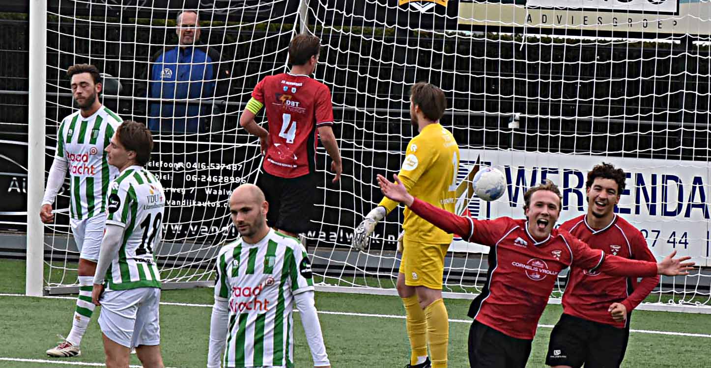 Tom Bijen met hattrick gevierde man bij FC Rijnvogels